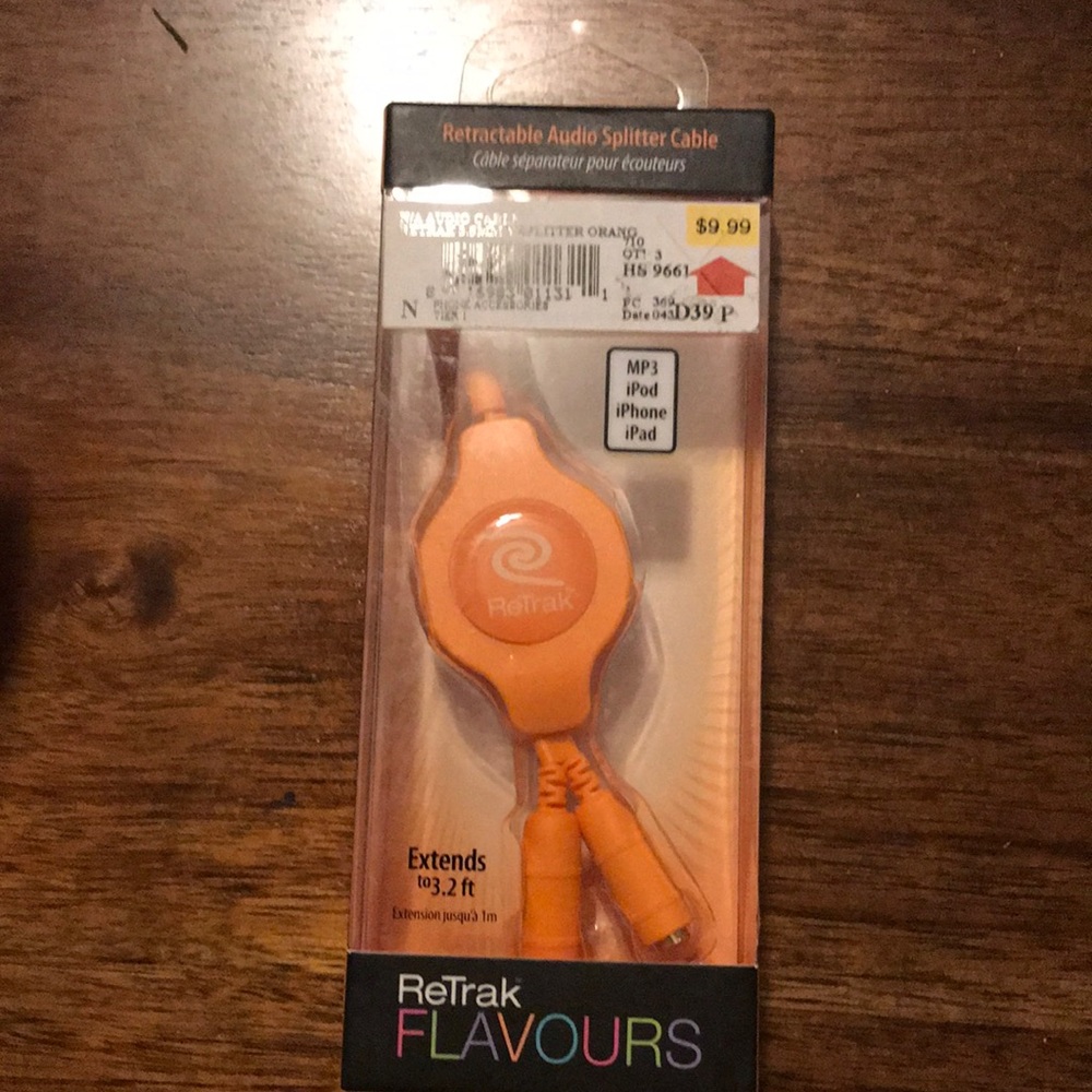 Retractable audio splitter new